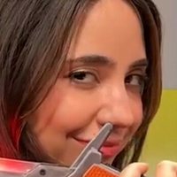 Alyek Nackt