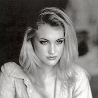 Anika Knudsen Nackt