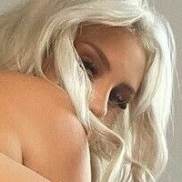 Antonia Rot Nackt