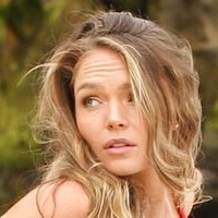 Chari Hawkins Nackt