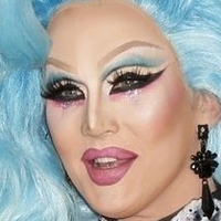 Charlie Hides Nackt