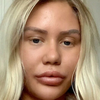 Chloe Niemela Wells Nackt