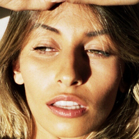 Dominique Elissa Faludi Nackt