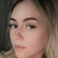 Ella Moore Nackt