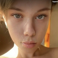ellabob Nackt