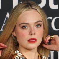 Elle Fanning Nackt