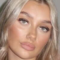 Ellie Cameron Nackt