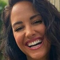 Emily Compagno Nackt