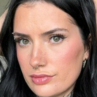 Emily Sullivan Nackt