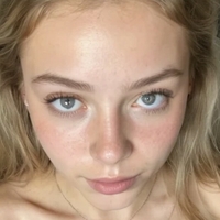 EmilyLaur / amibnw Nackt