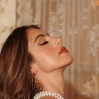 Grace Elizabeth Valentino Nackt