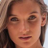 Kelsey Gil Nackt