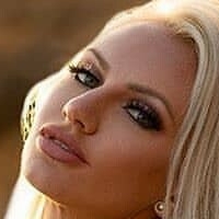 Lindsay Nicole Nackt