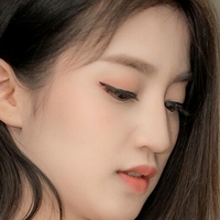 Maming Nackt