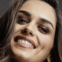 Manushi Chhillar Nackt