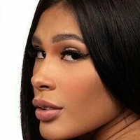 MC Pocahontas Nackt