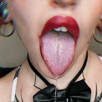 Milky Alien Nackt