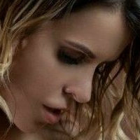 Model Sharona Nackt