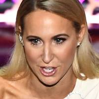 Nikki Glaser Nackt