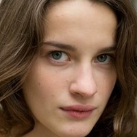 Rebecca Marder Nackt