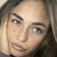 Reisse Aston Belle Nackt