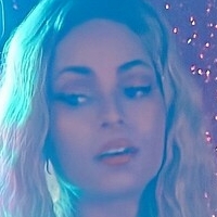 saramoni Nackt