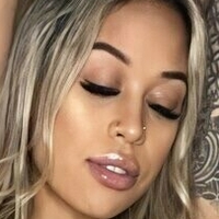 Silicone Babe Nackt