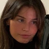 Steph Mandich Nackt