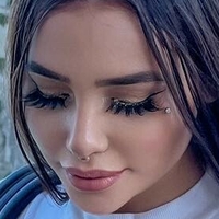 Victoria Macan Nackt