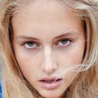 Zoe Helena Nackt