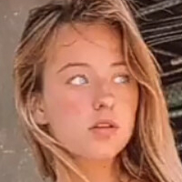 Zoey Aune Nackt